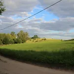 Pod Tulipanem Nad Jeziorem
