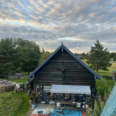 Pod Tulipanem Nad Jeziorem *