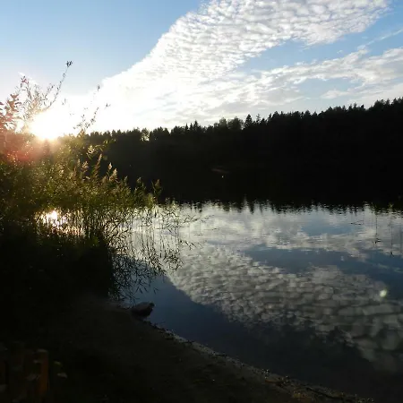 Farma Pod Tulipanem Nad Jeziorem *